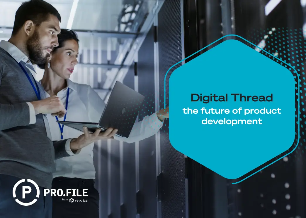 In einem Serverraum konzentrieren sich zwei Personen, eine davon mit einem Laptop. Ein sechseckiges Overlay verkündet: Digital Thread und PLM, die Zukunft der Produktentwicklung. Unten links steht das Logo PRO.FILE von Procad.